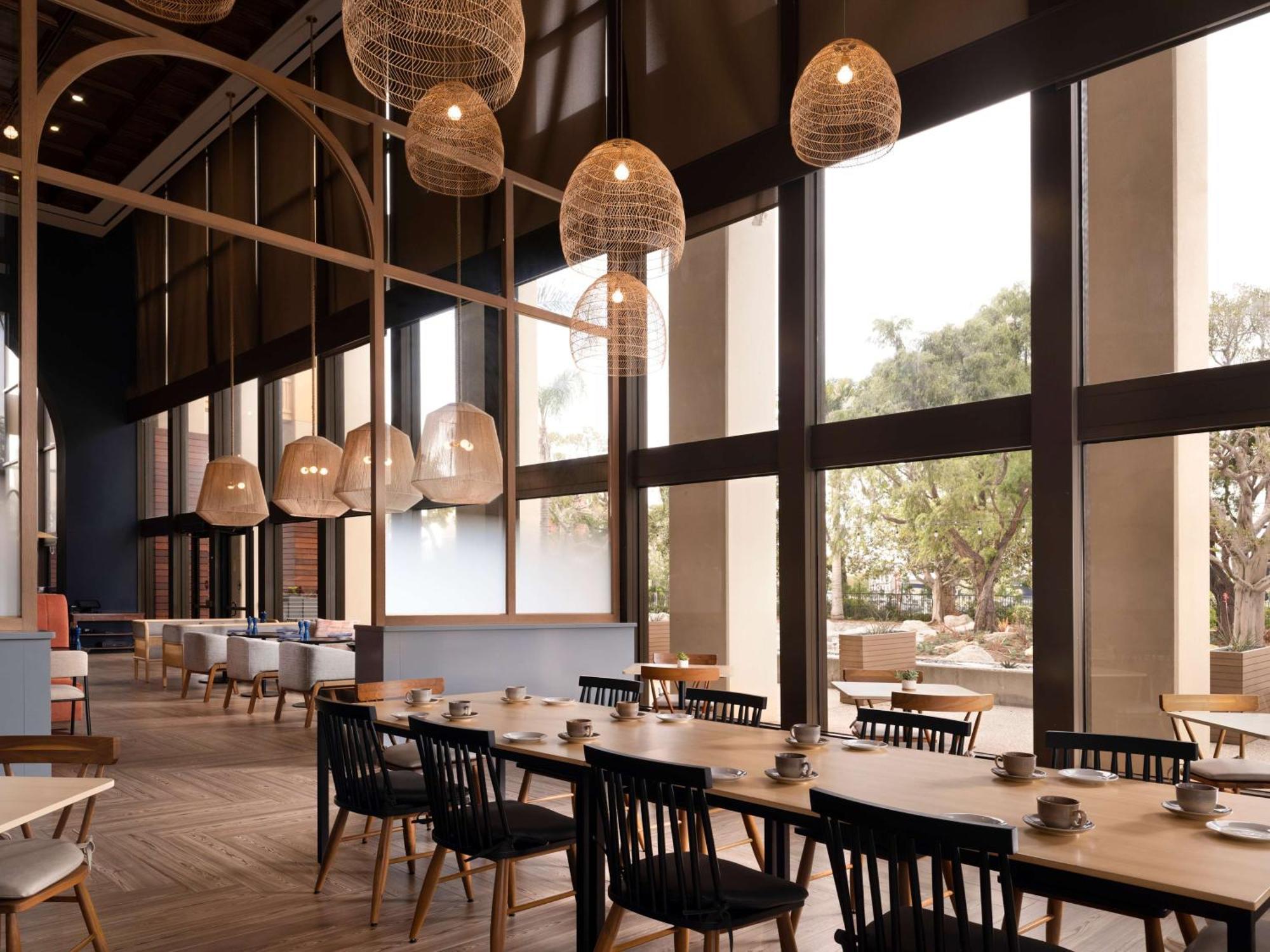 Hotel Fera Anaheim, A Doubletree By Hilton 4*